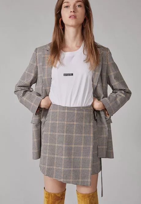 日系3大服装品牌秋冬新品来袭，搭配精致妆容，时尚与美妆的完美碰撞